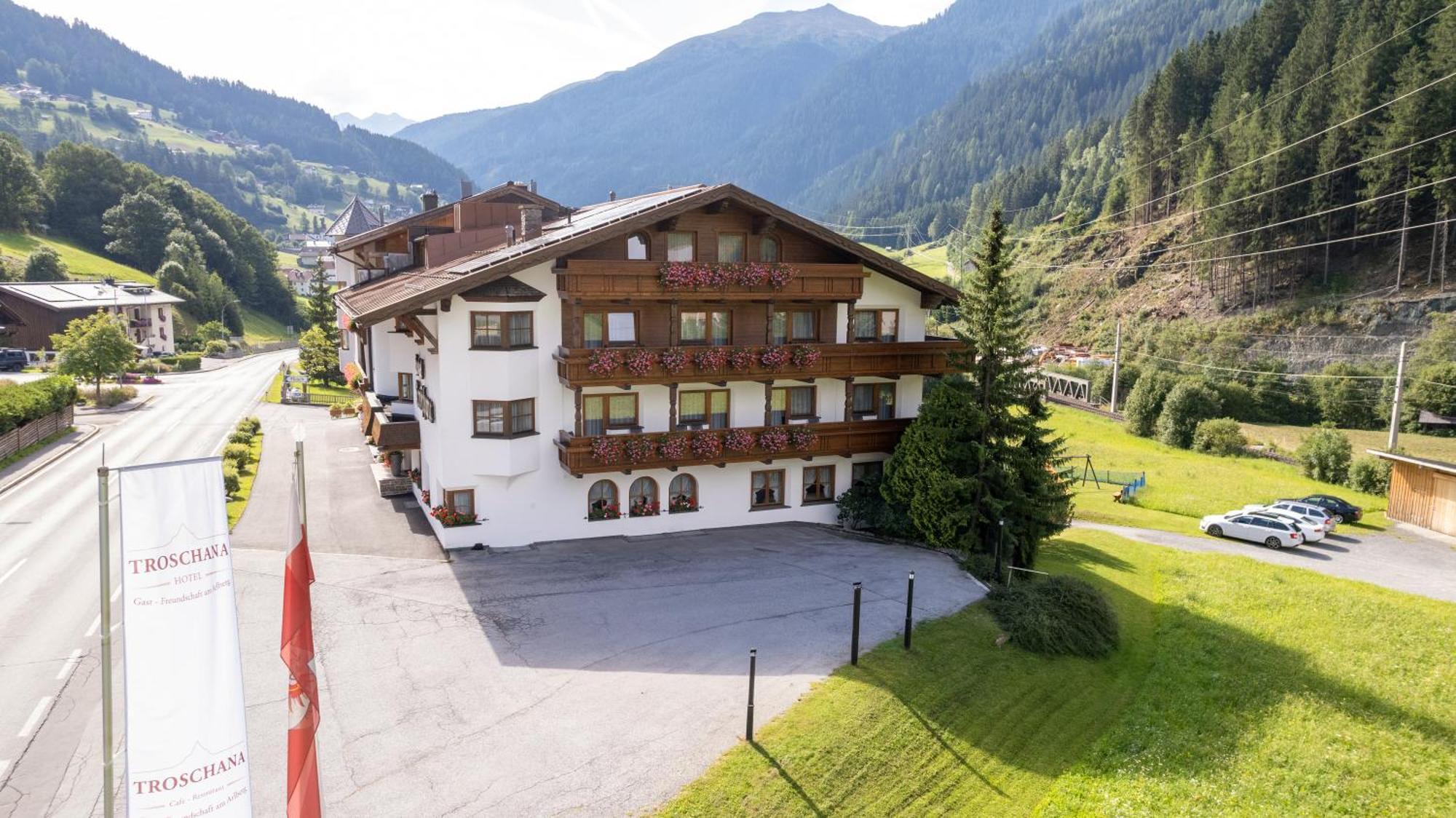 Hotel Troschana Flirsch Exteriér fotografie